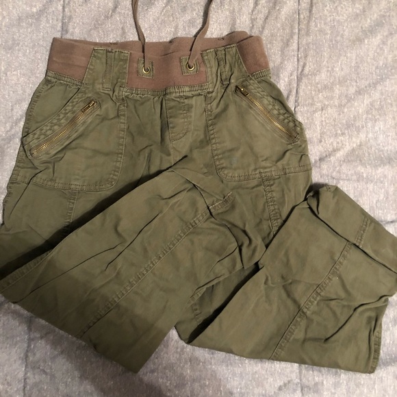 Clothes - Picture 5 of 8